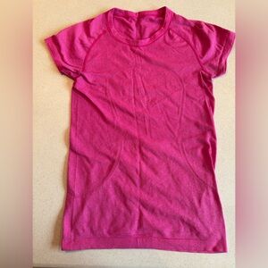 Lululemon Swiftly Tech Short-Sleeve Shirt Pink  size 6